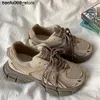 Sıradan Ayakkabı 2024 Bahar Yeni Kalın Sole Baba Kadınlar Hafif Sporlar Çalışma Instagram Havalı Düz ​​Ayakkabı Platformu Pompalar Kadın Spor Ayakkabıları Q240320