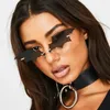 Solglasögon Small Cat Eye Women Halloween Rimless Punk Sun Glasses Bat Form unika glasögon Män UV400