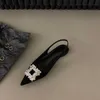 Düz siyah ayaklı sandaletler peri ayakkabıları bahar yaz sandal kadınları sivri uçlu rhinestone mizaç tek ayakkabı kumlu topuklular 240228