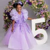 2024 Robes de fille de fleur violette robe de communion col en V robes de bal à plusieurs niveaux robe d'anniversaire reine dentelle appliquée perlée pour les petites filles noires africaines NF135