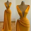 Robes de bal sirène jaune col en V profond robe de soirée sexy en satin pas cher cocktail balayage train occasion formelle Wear6984674