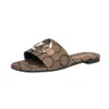 Hommes femmes pantoufles sandales de chaussures décontractées toile de luxe de luxe mk broder sliders mule plate talon confort voyage de la plage d'été de la piscine ensoleillée fashion sandale mocassin