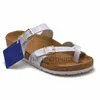 2024 New Birkines Stocks Boston Tamancos Chinelos Designer Sandálias Slides Homens Mulheres Flip Flops Buckle Stock Sliders Fur Cowhide Outdoor Shoe Birkins Stocks Sapatos RQX