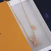 Med låda lyxiga rosa bokstäver hänge halsband designers 18k guld pläterade mode flickor halsband chocker julfest bästa smycken ingen blekning