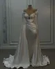Robes de mariée en dentelle avec traîne à balayage, style sirène, robes de mariée avec appliques, épaules dénudées, robes de mariage froncées