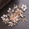 Tiaras Trendy Gold Flower Pearl Bridal Hair Combs Wedding Hair Accessories Headpiece Hair ornaments Bride Women Hair Jewelry Y240320