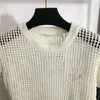 24 صيف امرأة مصممة مصممة مصممة مع رسائل اقتصاصية مطرزة Tirt Girls Milan Runway Crops Tops Designer Pullover قميص خارج الملابس