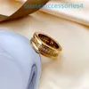 2024 Designer Luxury Brand Jewelry Band V Gold Plated Mi Wide Three Rings Diamond in the Middle Fashionable and Personalized Ring