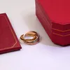 Luxuriöser Design-Schmuck-Ring mit drei Ringen für Männer und Frauen, Paar, modisch, schlichter Stil, Ringe mit drei Farben, Roségold-Ringe, Geschenkbox