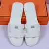 Top Fashion Slides Chinelos Mulheres Sandálias de Designer para Mulheres Slipper Mens Mocassins Casuais Sapatos Ao Ar Livre Praia Slides Fundo Plano com Fivela Unissex Couro Genuíno