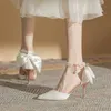 Отсуть обувь новые женщины тонкие каблуки Полые сандалии Женщина Жемчужная бабочка