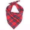 Vêtements pour chiens Classique Rouge Noir Plaid Pet Bandana Chat Chiot Foulard Accessoires Foulard Foulard Saliva Serviette