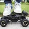 1 12 / 1 16 4WD Carro RC com luzes LED 2.4G Rádio Controle Remoto Buggy Off-Road Control Trucks Boys Brinquedos para Crianças 240312