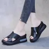 Slipare mode andas kvinnor sandaler sommaren 2023 Ny elegant utomhusmjuk glid på skorskor för kvinnor kvinnliga H240325