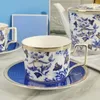 Tazze Piattini Fiore di loto blu europeo Teiera Tazza da caffè e set di piatti Set di posate in porcellana di osso Confezione regalo pomeridiana