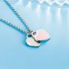 Lyxig originaldesigner Kvinnor Pink Green Double Heart Necklace Elegant Girls Jewel Womens Pendant Christmas Ornament