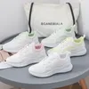 Casual skor kvinnor som kör vilda andningsbara enstaka netto mode trend student sneaker kvinnors sneakers