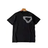 Mäns T-shirts Designer High Version Spring/Summer New Chest Invertered Triangle Type Pocket Pocket Decoration Löst och korrekt modemärke Kortärmad T-shirt 0ceq