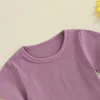 Kläduppsättningar småbarnsflickor shorts outfit fast färg ribbad kort hylsa t-shirt med tusensköna tryck totalt 2 datorer sommarkläder