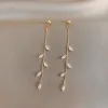 Vintage Silber Farbe Metall Asymmetrische Lange Kugel Baumeln 14 k Gelb Gold Ohrringe Für Frauen Mode Punk Stud Ohrring schmuck