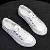 Casual skor kvinnor äkta läder sneakers stor storlek lilla vita mode damer vulkaniserade kvinnas sommarlägenheter zapatillas2024
