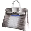 Tygväskor Himalaya Crocodile Handbag äkta Himalayan White Nile Crocodile Skin Womens Bag High End Luxury Brand High End Platinum Bag Have Logo HBUO40