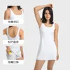 LU Summer Womens Designer Dress Yoga Solid Color Sleeveless Pads Strap Motion Run kommer med en inbyggd bröstkudde kläder