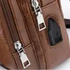 Sacs de plein air Bandoulière pour hommes USB Sac de poitrine Designer Messenger en cuir épaule diagonale paquet sac à dos voyage