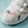 Casual Shoes Vintage broderade sneakers för kvinnor 2024 Autumn Runway Ladies Non Slip Rubber Sole Travel Retro Sneaker