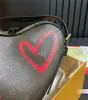 디자이너 가방 발렌타인 데이 하트 모양 크로스 바디 가방 여성 가죽 숄더 가방 패션 핸드백