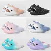 Toppkvalitetskor Kvinna Sandal Summer Shark Slippers Shark Slides Thick Soled Shoes Kids Flat Sandals Gradient Flip Flops Gai 36-45 EUR