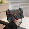 Borse di marca di moda all'ingrosso transfrontaliere Borsa da donna portatile con modello sensoriale Nuova struttura a tracolla a spalla singola Dign