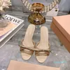 2024 Bow Middle Heel Cheel Style Open Open Oree Rhinestone Sandals ، يرتديها من الخارج بأحذية مولر