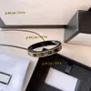 Bangle 2024 Designer Bangles Bracciali di lusso Bangle Timbro di marca Europa America Fashion Style Black Women Bangle Acciaio inossidabile Wedding Love Gift Jewelry