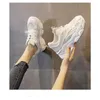 Casual Shoes Women's fashionabla andningsbara vandringsnätsporter för kvinnor 2024 Gym vulkaniserad vit