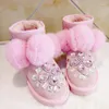 Bottes mignonnes en daim de vache rose, boule moelleuse, cheville de neige, chaussures d'hiver 2024 pour femmes, cristaux de strass, peluche plate et chaude