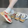 Casual Shoes 2024 Women's Spring/Summer Thick Sole Soft Leather Colored Sports och Mångsidig pappa