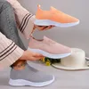 Scarpe casual da donna sneaker in maglia lavorata a maglia suola spessa moda sportiva traspirante e confortevole per le donne calzature primaverili e autunnali