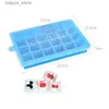 Glassverktyg Venlohome 24 Ice Cube Tray Food Grade Silicone Ice Cube Maker Mold With Lock för Ice Cream Chocolate Party Whisky Cocktail Drink L240319