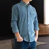 Camicie casual da uomo American Retro Denim Blu Bianco Camicia a maniche lunghe a righe verticali Abiti maschili larghi abbottonati alla moda