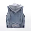 Damenwesten Herbst Vintage Kurze große Tasche abnehmbare Kapuze Denim Weste Frauen Weste ärmellose Jacke Plus Größe lose Jeans weiblich