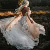 Backless 2021 Boho Wedding Dress 3D Appliced ​​Summer Beach Brudklänningar från axeln Tulle älskar spetsar utomhus dam äktenskapsklänningar