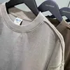 Мужские футболки Свободные подтяжки, ширина линии, свободные края, потертая и потертая рубашка, окрашенная воском, футболка с короткими рукавами и плечами в стиле ретро J240319