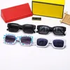 Kadınlar için Mens Designer Güneş Gözlüğü Moda Plaj Güneş Gözlükleri Luxurys Tam Çerçeve Polarize Güneş Gözlüğü Kadın Çizgili Gözlük Güdük Adumbral Kutu 236201D