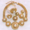 Yulaili fábrica venta al por mayor Dubai conjunto de joyas chapadas en oro collar Simple pendientes conjuntos moda señoras accesorios de disfraces de fiesta