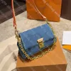 Sac à bandoulière de denim en denim en jean Boches de magasinage en jean Femme Claquette Bage de plage de grande capacité Sacs à bandoulière avec porte-cartes clés Pouche de luxe sac à main