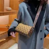 LIVE 2024 NY NICHE Fashion Letter Tryckt axelväska, Internet Famous Instagram Trendy Crossbody Cylindrical Bag for Women 78% rabatt