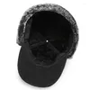 Bérets K242 Chapeau d'hiver Lei Feng Casquettes élégantes pour hommes Protection des oreilles chaudes Casquette de baseball pilote coupe-vent