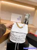 Kadınlar 19 Mini Flep Drawstring Buckletl Lüks Moda Tasarımı Kadınlar Klasik Drawstring Çift Omuz Deri Malzeme Dayanıklı Metal Zinciri Süper Çanta