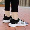 Mocassini sneaker in rete di qualità donne scarpe vulcanizzate colorate calzini da donna slittamento autunnale su scarpe pianeggianti plus size 3542 mocassini che camminano